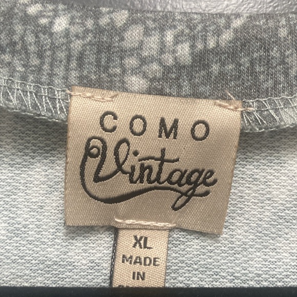 Como Vintage gray & white long sleeve printed faux lace top size XL NWT - Picture 3 of 10